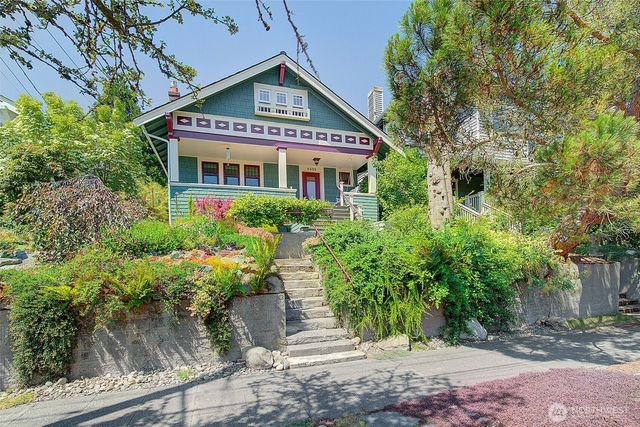 4655 Eastern Avenue N, Seattle, WA 98103