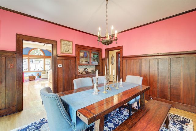 4655 Eastern Avenue N, Seattle, WA 98103