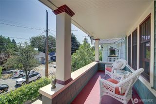 4655 Eastern Avenue N, Seattle, WA 98103