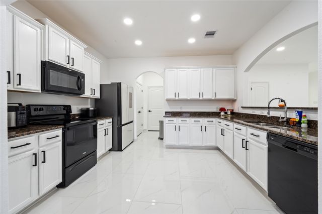 10946 Spring Brook Pass Drive, Humble, TX 77396