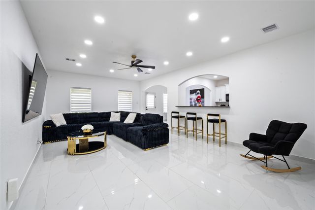 10946 Spring Brook Pass Drive, Humble, TX 77396