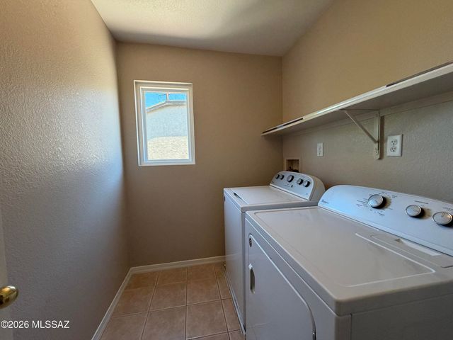 1925 S Mcconnell Drive, Tucson, AZ 85710