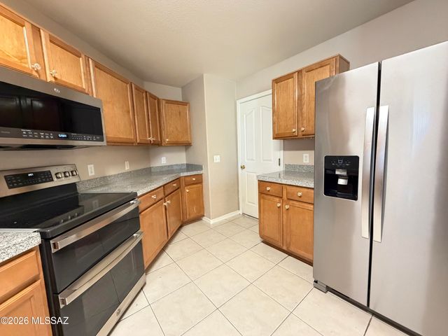 1925 S Mcconnell Drive, Tucson, AZ 85710