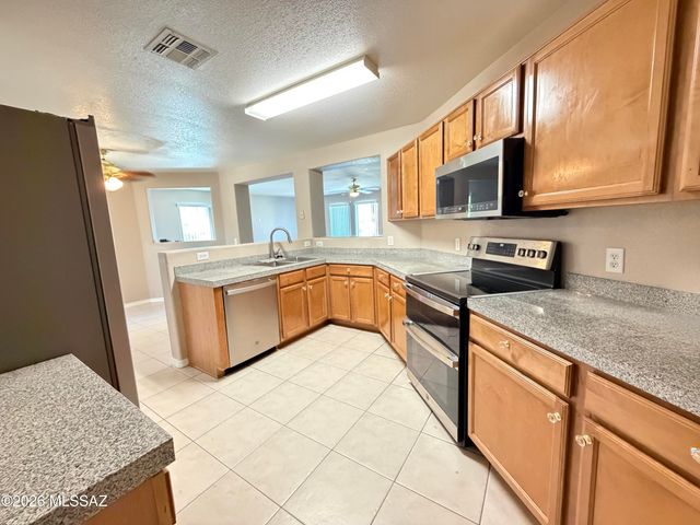 1925 S Mcconnell Drive, Tucson, AZ 85710