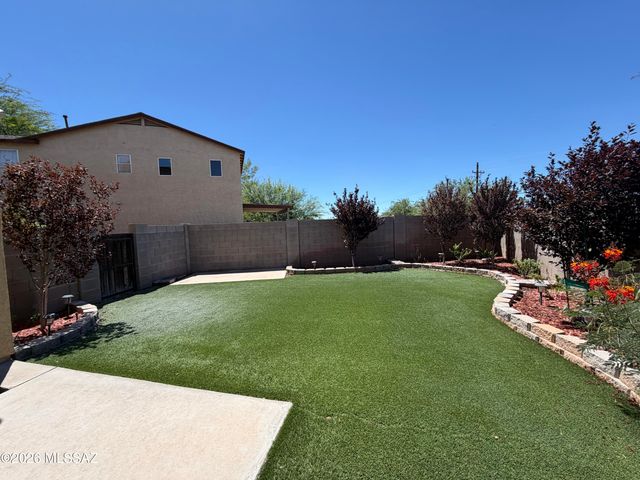 1925 S Mcconnell Drive, Tucson, AZ 85710