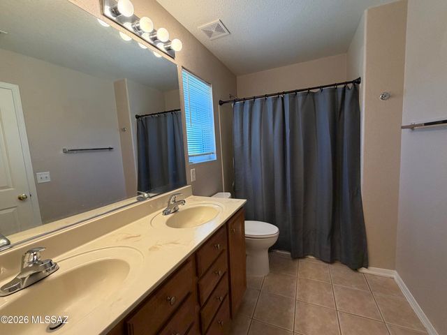 1925 S Mcconnell Drive, Tucson, AZ 85710