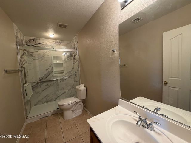 1925 S Mcconnell Drive, Tucson, AZ 85710
