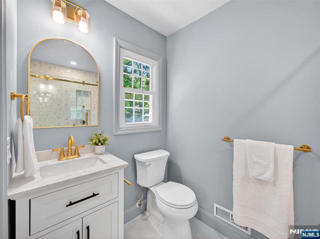 51 Bedford Place, Ramsey, NJ 07446