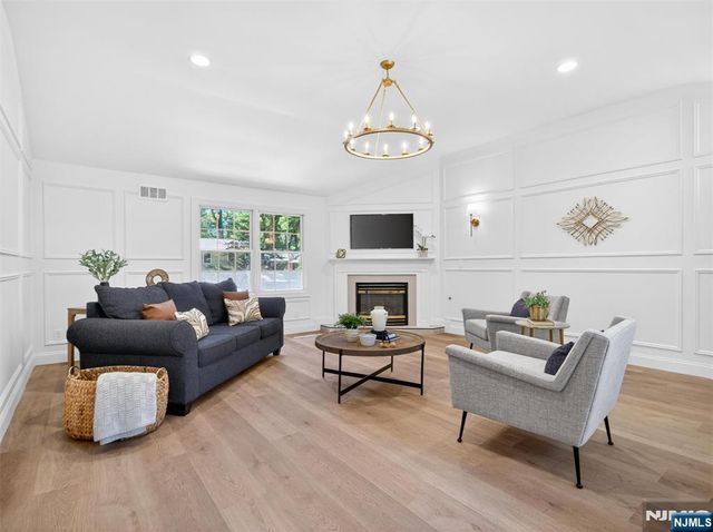 51 Bedford Place, Ramsey, NJ 07446