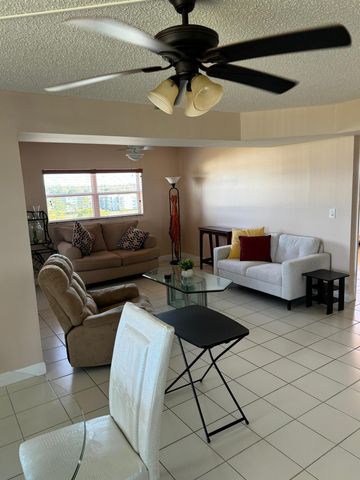 3465 Via Poinciana 806, Lake Worth, FL 33467