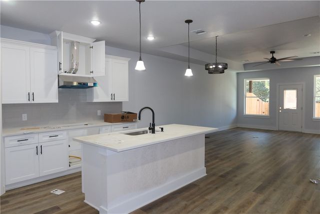 2002 Reagan Court, Bryan, TX 77802