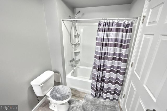 27 HOLSTEIN DR, Hanover, PA 17331
