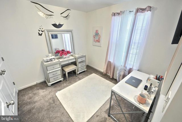 27 HOLSTEIN DR, Hanover, PA 17331
