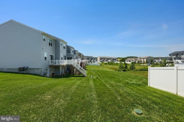 27 HOLSTEIN DR, Hanover, PA 17331