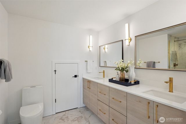 3239 61st Avenue SW, Seattle, WA 98116