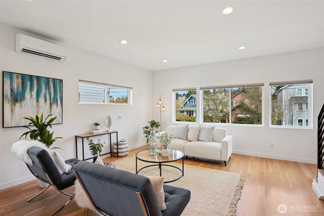 3239 61st Avenue SW, Seattle, WA 98116