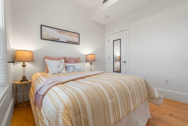 714 E 4th St 3, Boston, MA 02127