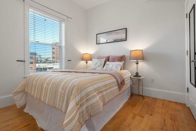 714 E 4th St 3, Boston, MA 02127