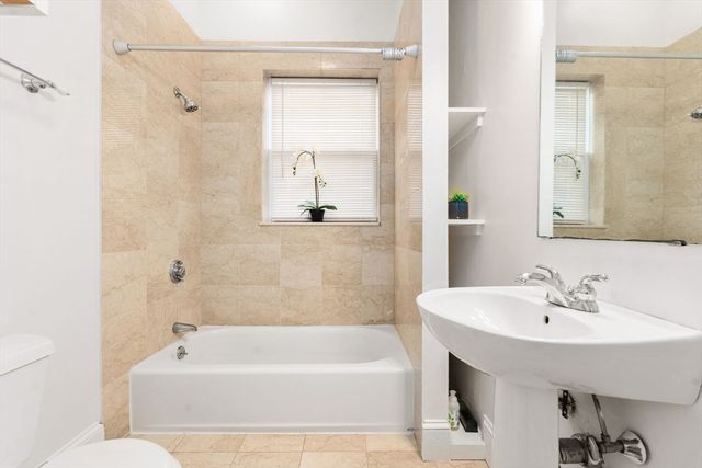 714 E 4th St 3, Boston, MA 02127