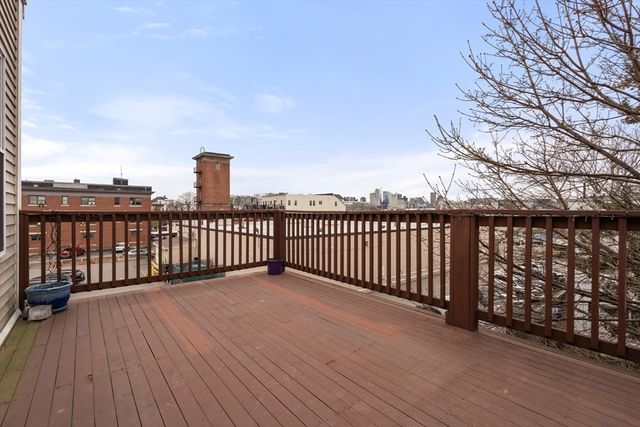714 E 4th St 3, Boston, MA 02127