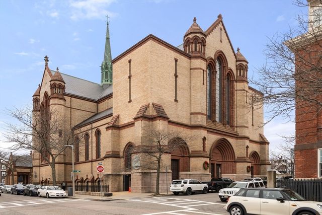 714 E 4th St 3, Boston, MA 02127