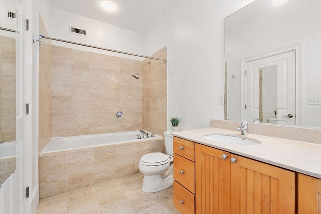 714 E 4th St 3, Boston, MA 02127