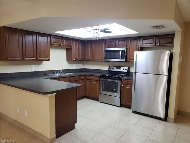 405 SE Van Loon TER C, Cape Coral, FL 33990