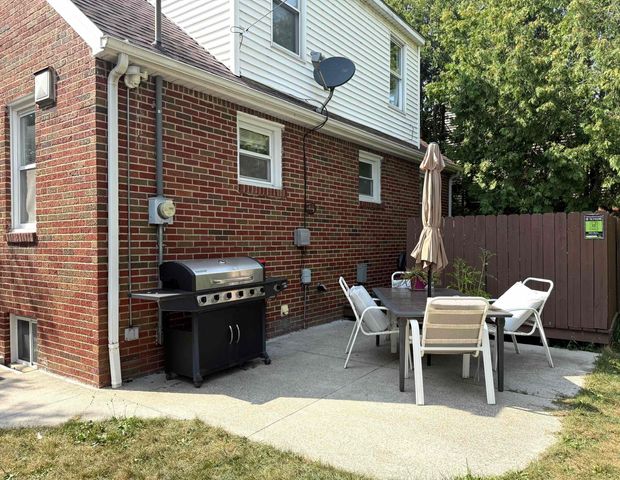 1311 S Grant Street, Bay City, MI 48708
