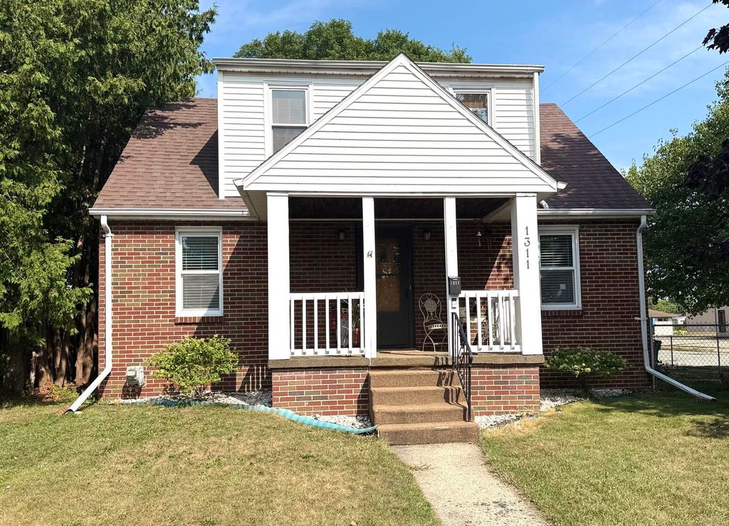 1311 S Grant Street, Bay City, MI 48708