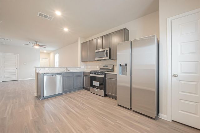 4923 Luke Mathew Drive, Rosharon, TX 77583