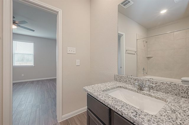 4923 Luke Mathew Drive, Rosharon, TX 77583