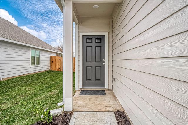 4923 Luke Mathew Drive, Rosharon, TX 77583