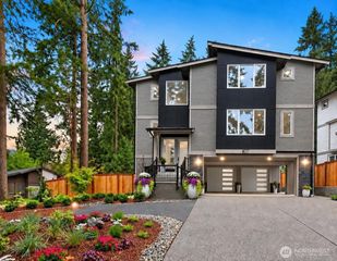 807 130th Avenue NE, Bellevue, WA 98004