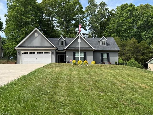 429 Winchester Drive, King, NC 27021