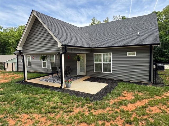 429 Winchester Drive, King, NC 27021