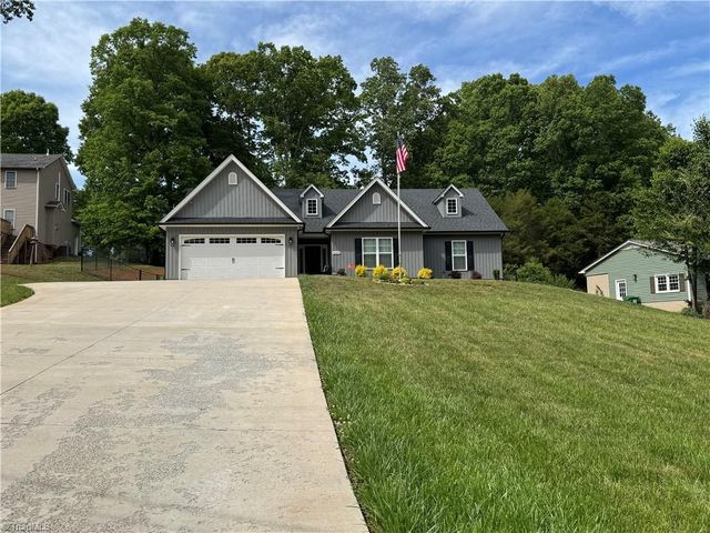 429 Winchester Drive, King, NC 27021