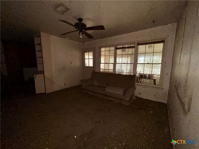 210 Travis Street, Port Lavaca, TX 77979