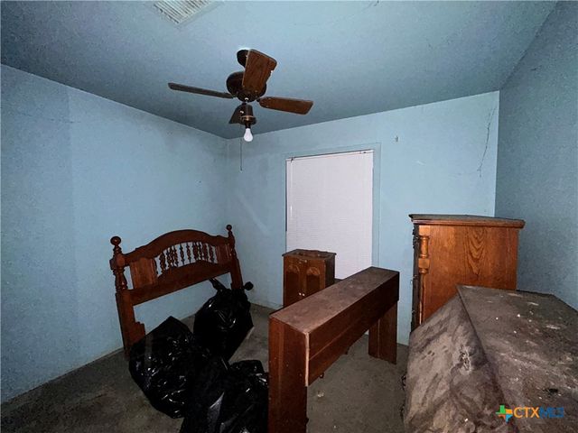 210 Travis Street, Port Lavaca, TX 77979