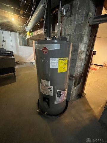 250 E Parkwood Drive, Dayton, OH 45405