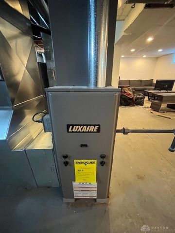 250 E Parkwood Drive, Dayton, OH 45405