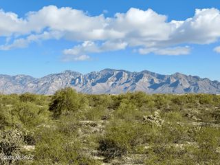 12403 N Klos Drive, Marana, AZ 85742