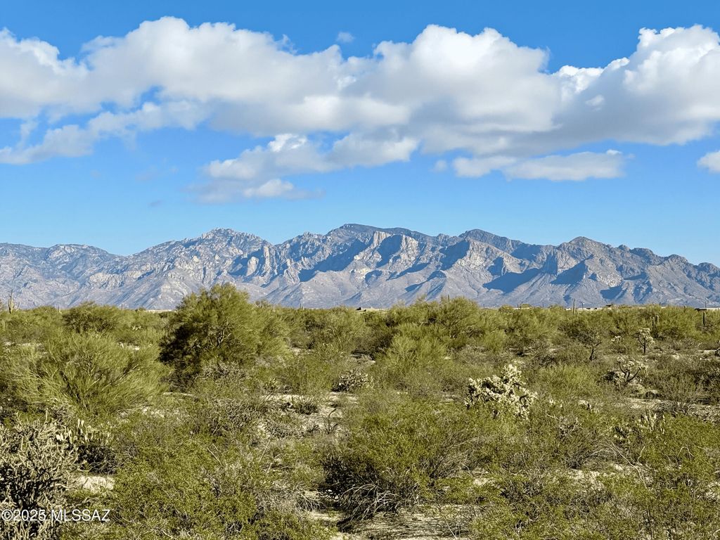 12403 N Klos Drive, Marana, AZ 85742