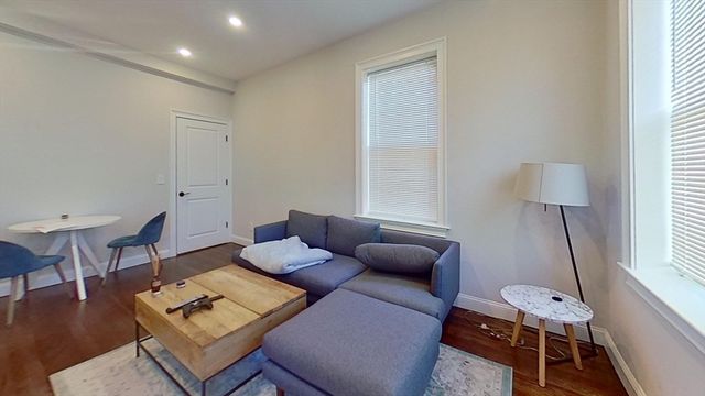 2017 Commonwealth Ave. 4, Boston, MA 02135