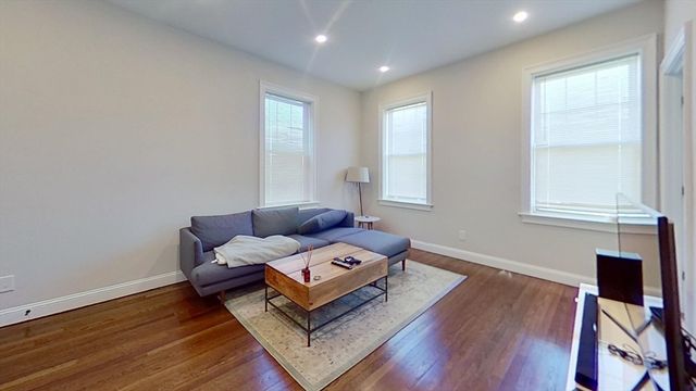 2017 Commonwealth Ave. 4, Boston, MA 02135