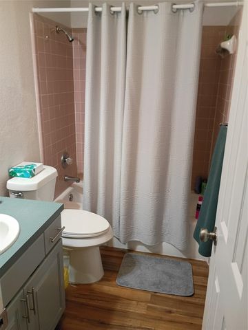 1019 San Jacinto ST, Lockhart, TX 78644
