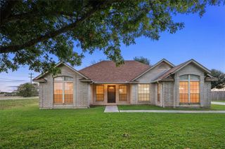 1019 San Jacinto ST, Lockhart, TX 78644