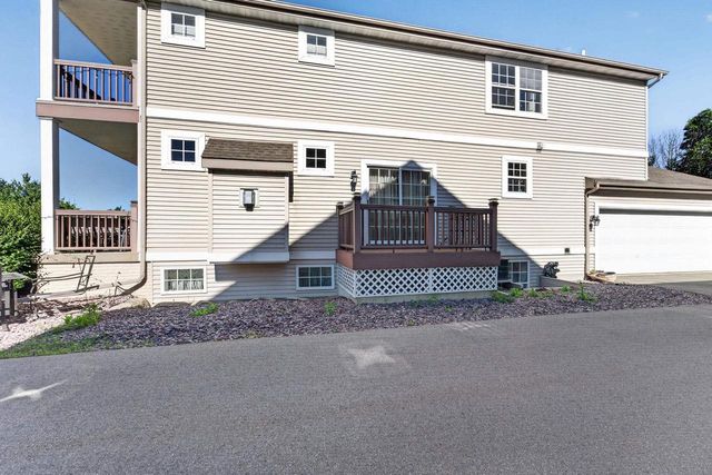972 Stonehaven Drive, Sun Prairie, WI 53590