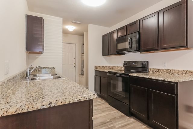 1117 Jones Street, Greenville, TX 75401