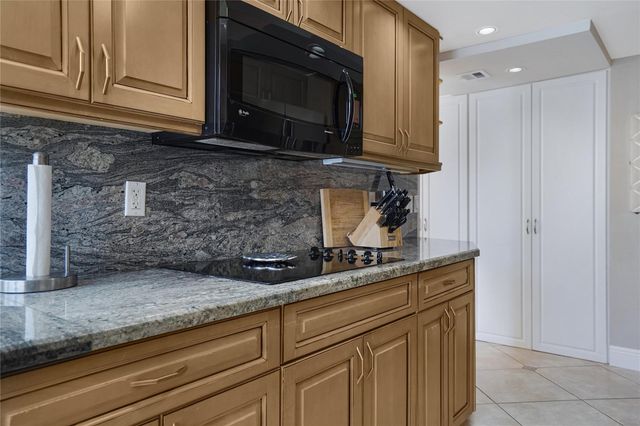4280 Galt Ocean Drive 11J, Fort Lauderdale, FL 33308