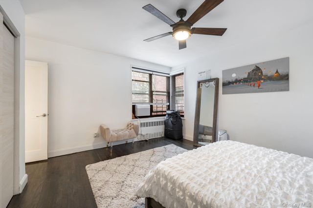 84-01 Main Street 527, Briarwood, NY 11435